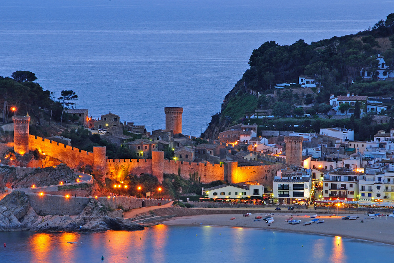 Costa brava, holiday rentals, villas & apartments