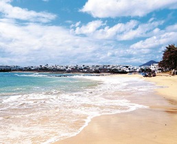 costa teguise accommodation, holiday villas to rent