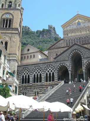 amalfi accommodation, villas on the beach and hills