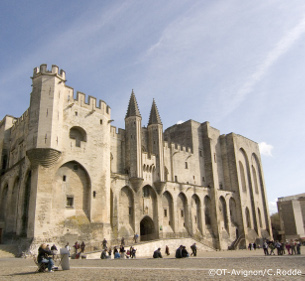 popes palace, avignon villas
