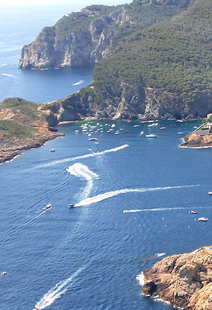 begur, costa brava, holiday villa rentals, apartments to rent in begur