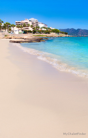 Cala Bona holiday rentals, villas to rent