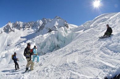 off-piste ski tours on the vallee blanche