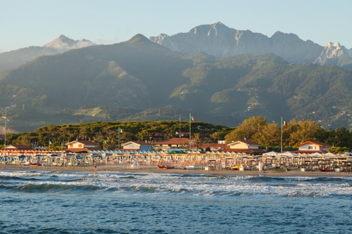 Large photo of Forte dei Marmi