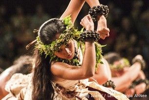 Kaanapali nightlife - hula dancer