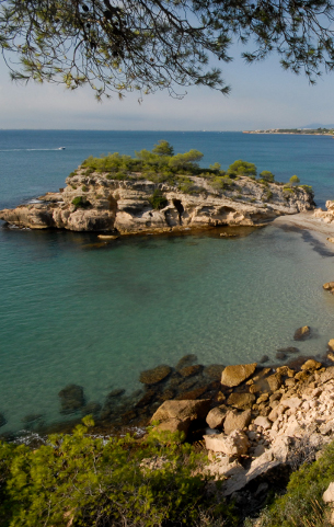 calafacto beach in L'Ametlla de Mar, costa dorada, holiday villa rentals