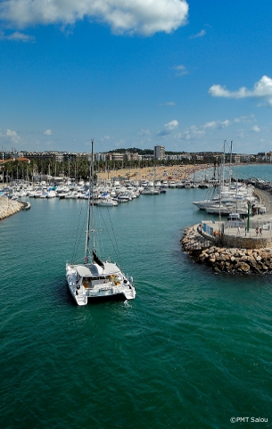 salou harbour, costa dorada, holiday villa rentals, apartments to rent in salou